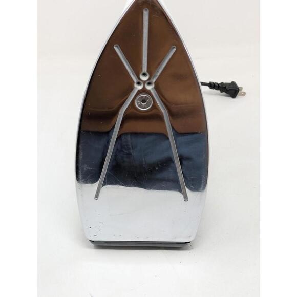 EuroSteam Steam Iron Model 4488 W/ Internal Boiler 800 watt Tested & Working - Picture 7 of 7